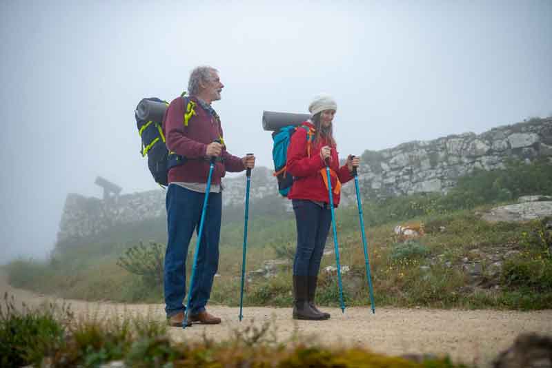 couple randonneur montagne